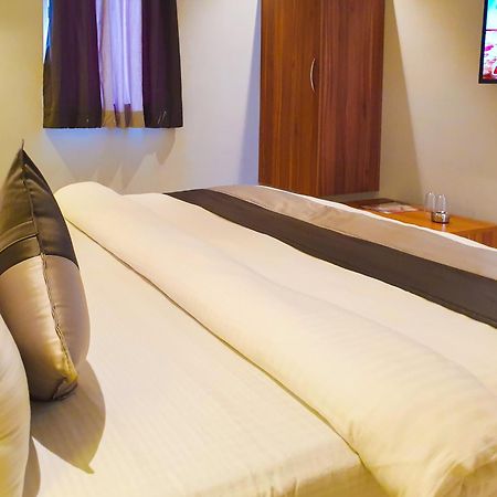 Hotel Nova Star Rajkot Eksteriør billede