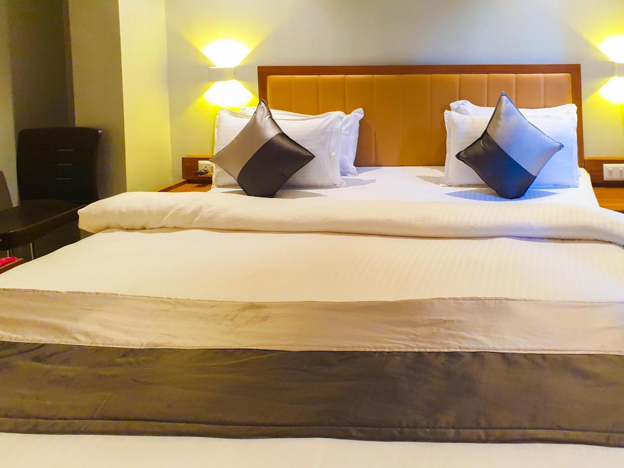 Hotel Nova Star Rajkot Eksteriør billede