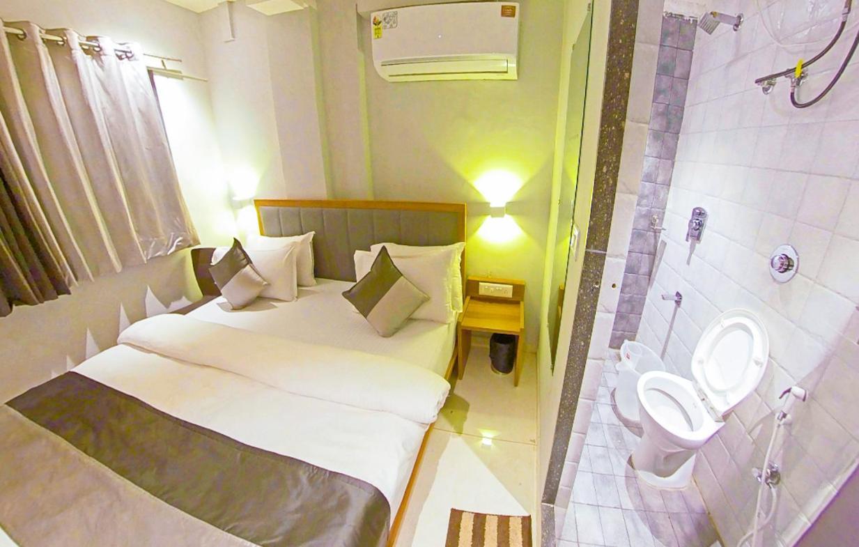 Hotel Nova Star Rajkot Eksteriør billede